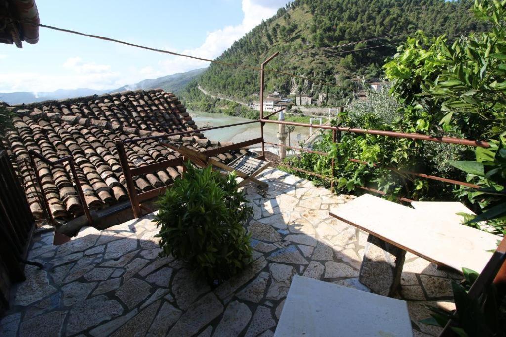 Hotel Nasho Vruho Berat Exteriör bild