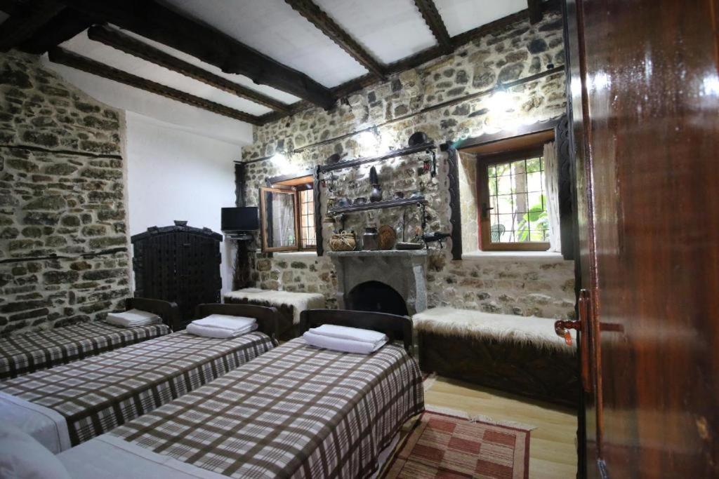 Hotel Nasho Vruho Berat Exteriör bild