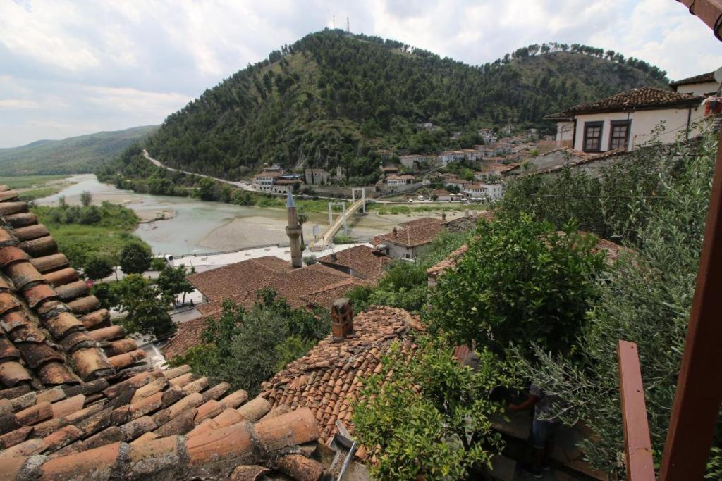 Hotel Nasho Vruho Berat Exteriör bild